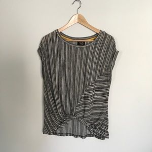 Women’s cinched top size large